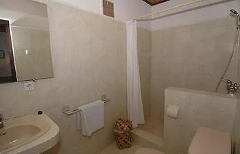 Anom Hotel