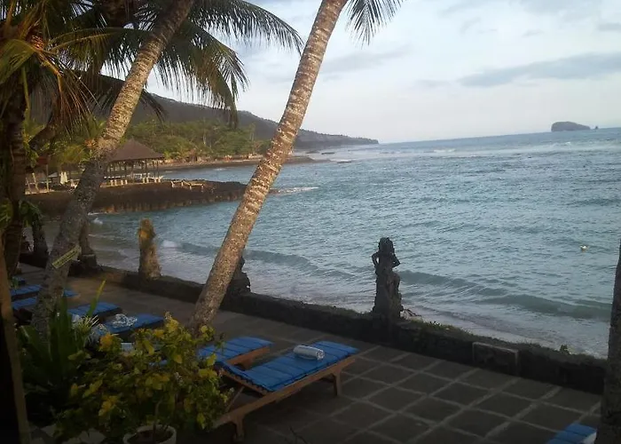 Anom Hotel 2*