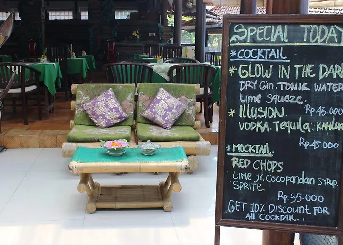 Anom Hotel
