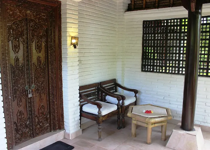 Hotel Anom 2*